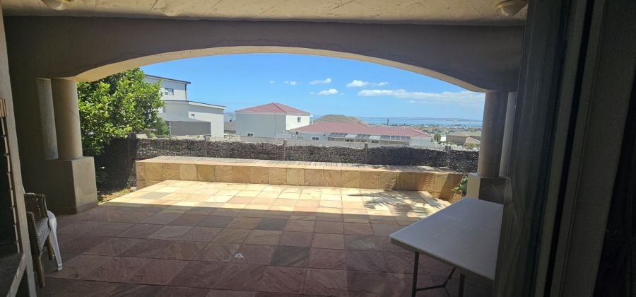 2 Bedroom Property for Sale in Myburgh Park Western Cape